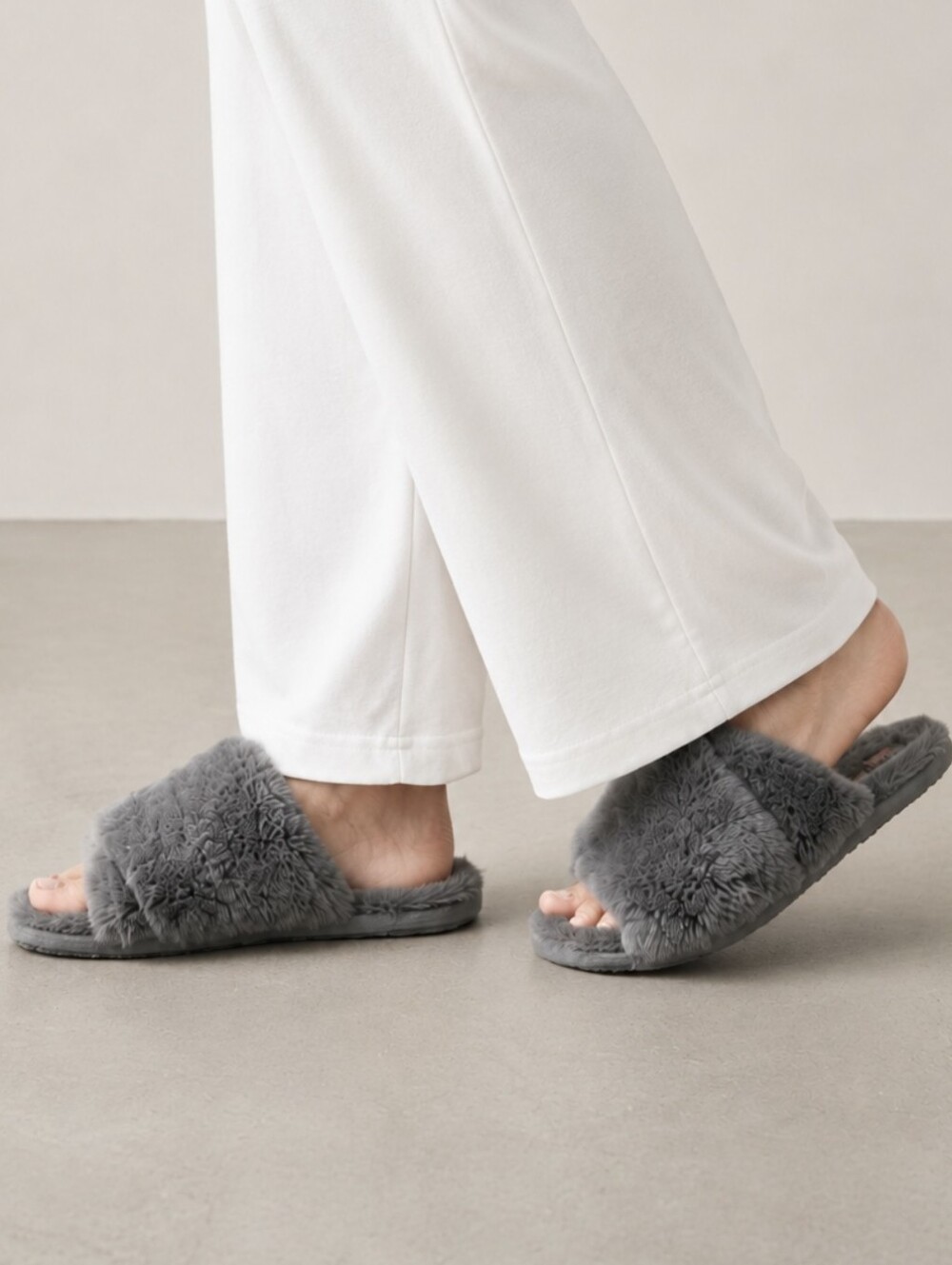 Sorel Go Mail Run Slippers Grey Faux Fur House Shoes CrissCross Slide Women Sz 7